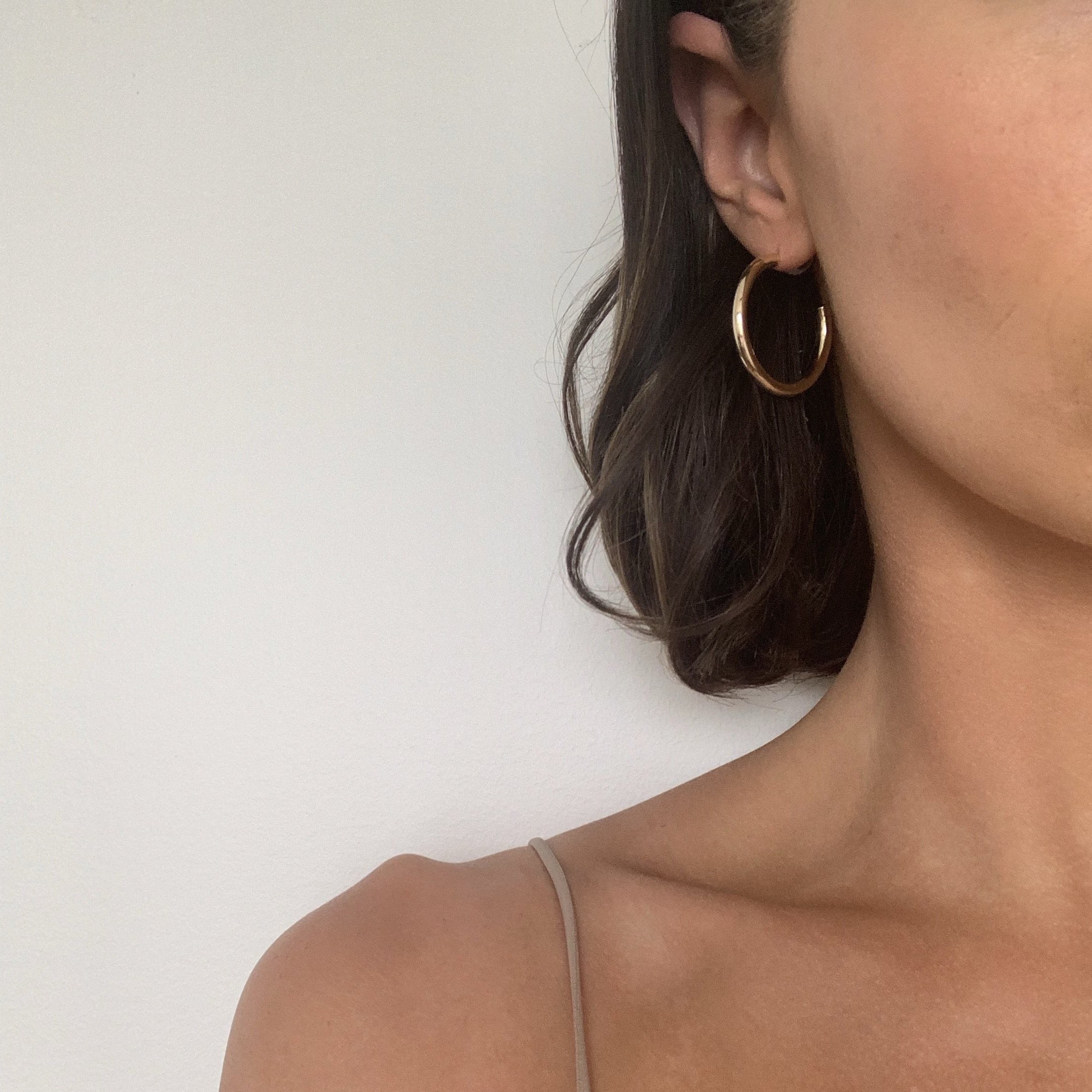 Beatrice Basic Medium Gold Hoop Earrings